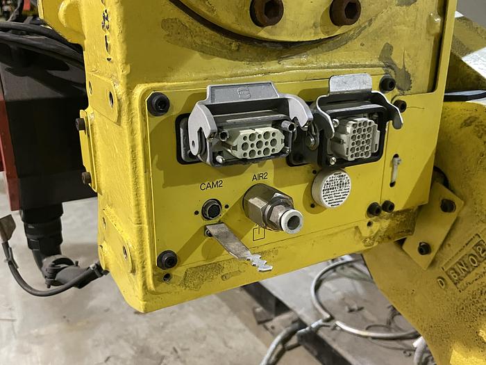 Used FANUC R2000iB/125L WITH RJ3iC (R30iA) CONTROLLER