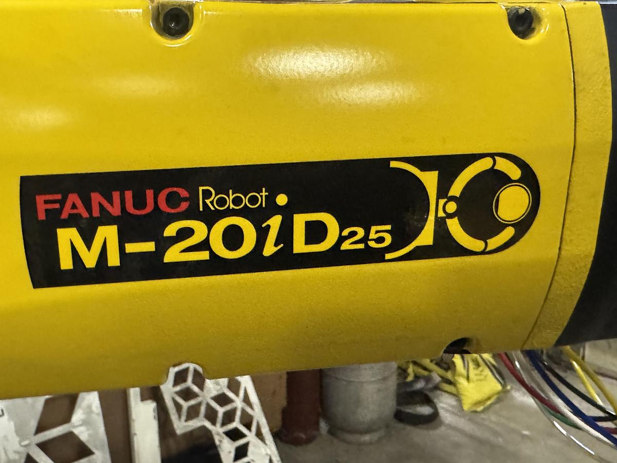 Used FANUC M-20iD/25 ROBOT WITH R-30iB PLUS CONTROLLER, PENDANT, CABLES.  NEVER IN PRODUCTION!