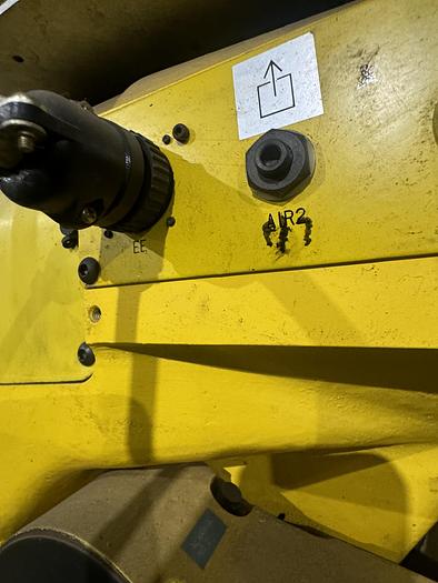 Used FANUC S500i 6 AXIS CNC ROBOT WITH RJ3 CONTROLLER PAYLOAD 15 KG X 2739 MM REACH