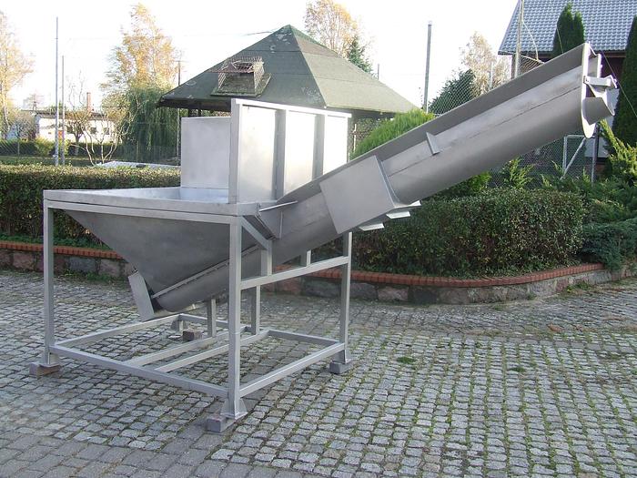 Używane Bunkier ze skośnym przenośnikiem ślimakowym - rozładunkowym. !wersja materiałowa wzmocniona!