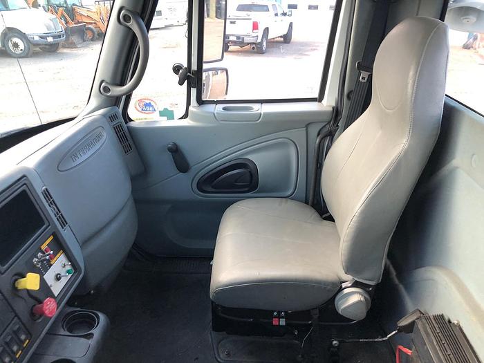 Used 2003 IHC Altec AM 855 Bucket Truck