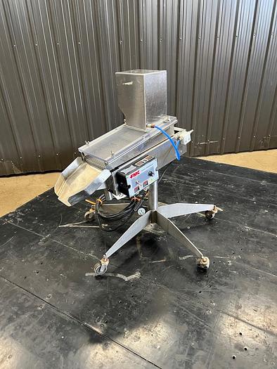 Used USED SYNTRON VIBRATORY MAGNETIC FEEDER, 6" WIDE X 20" LONG, STAINLESS STEEL