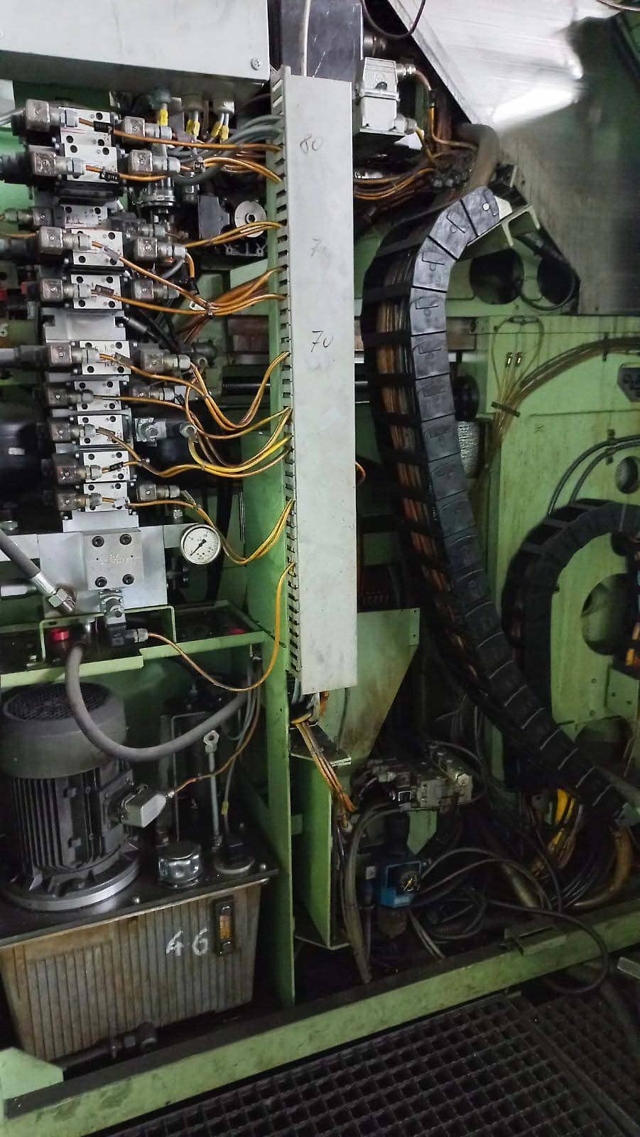 Used MAHO MH 800 CNC 432 - Milling Machine - 1991