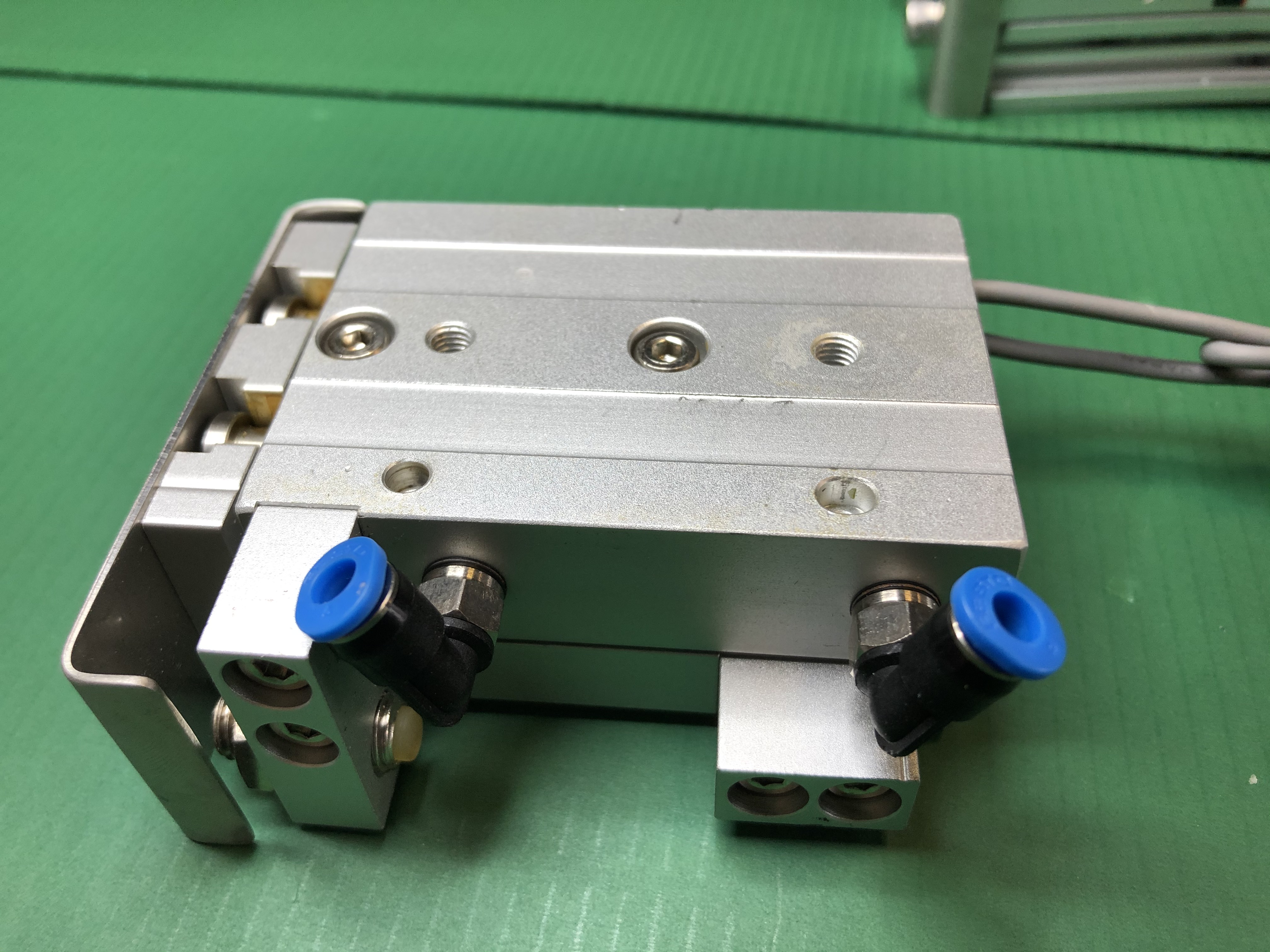 Used SMC MXS12-30AS Pnuematic Dual Rod Cylinder