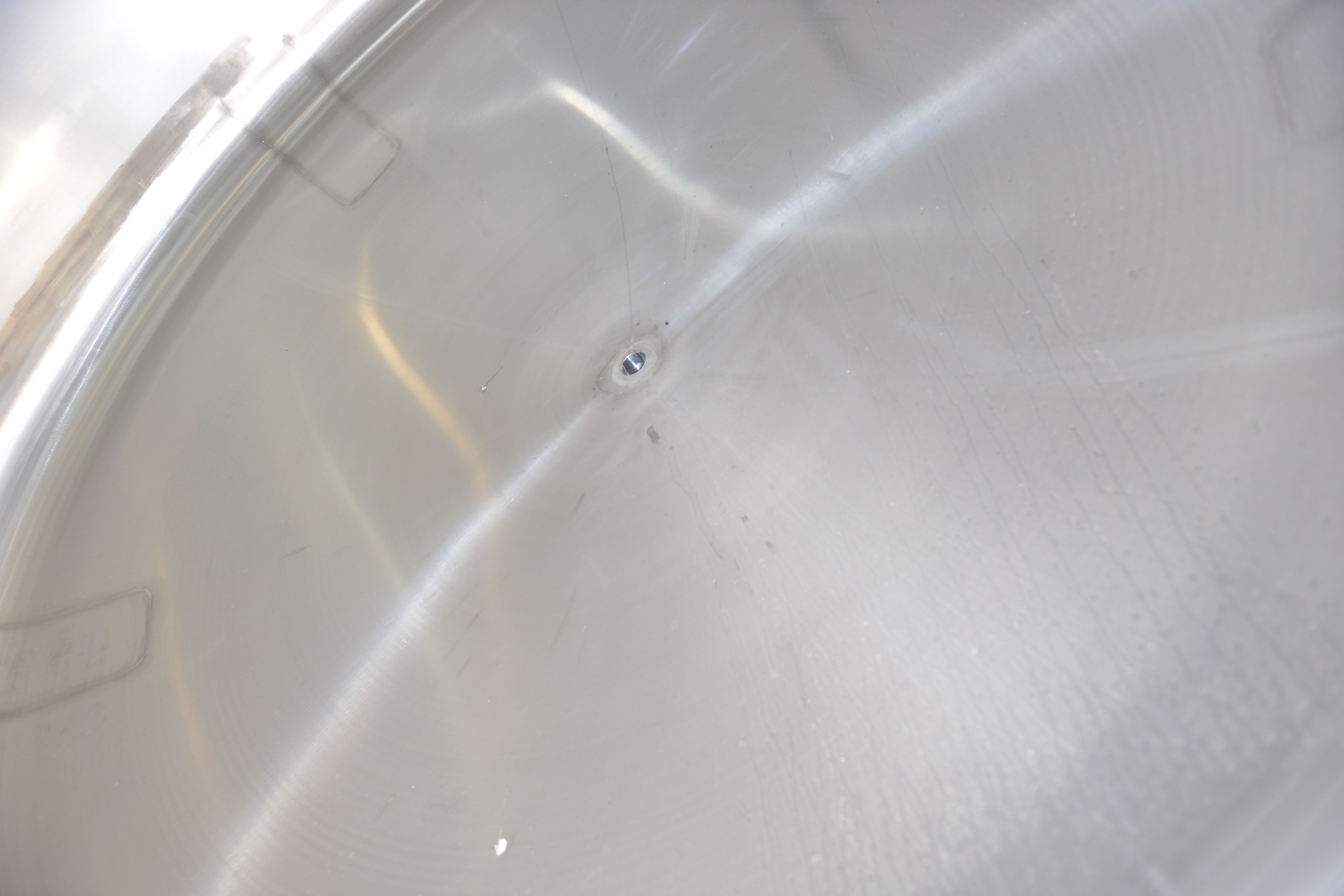 Used Serbatoio verticale 25.900 litri in acciaio inox AISI316