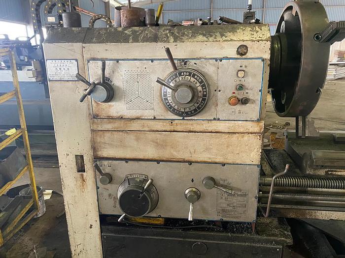 Used 2000 GUANGDONG CW6295E GAP BED LATHE MACHINE