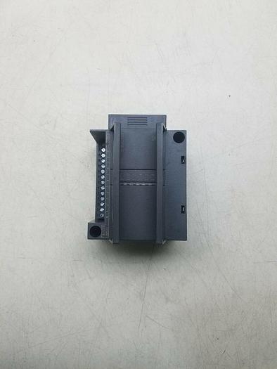 Used Siemens 6ES7 221-1EF00-0XA0 6ES7221-1EF00-0XA0 6ES72211EF000XA0