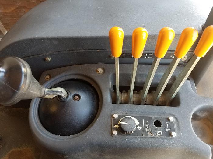 Used 2013 DEERE 210K