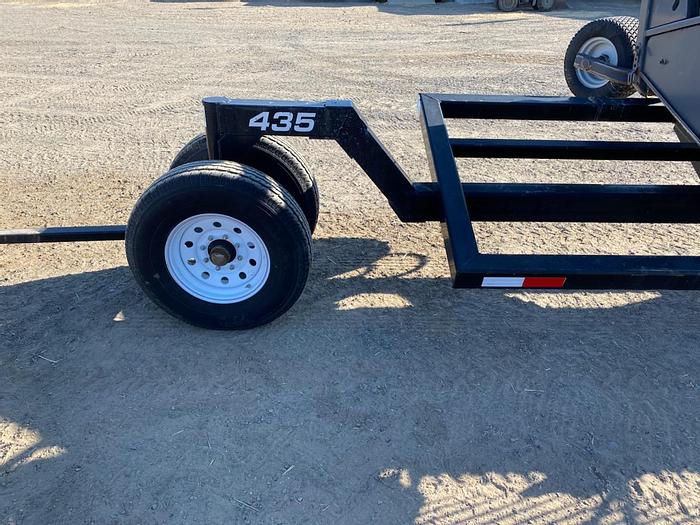 Used 30' Massey Ferguson 5200 Draper Header w/ Cart