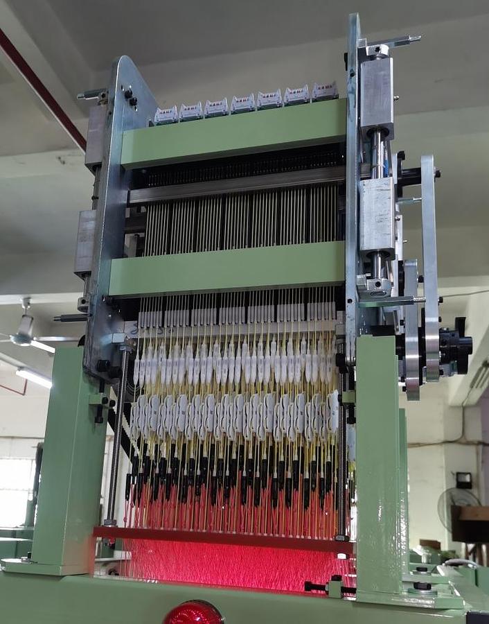 TELAIO JACQUARD PER NASTRI RIGIDI ED ELASTICI DOPPIO FILO DI TRAMA Serie YTB-CW