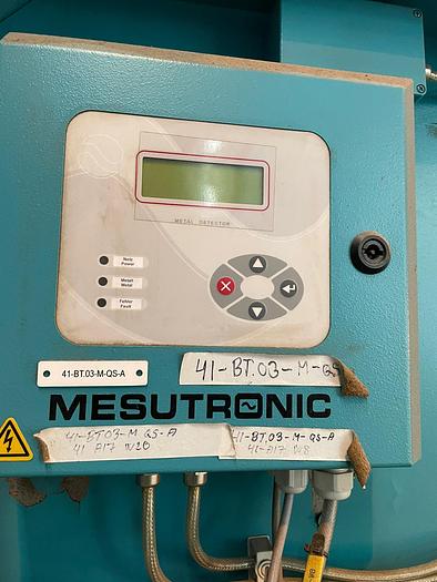Used Metal detector + belt conveyor