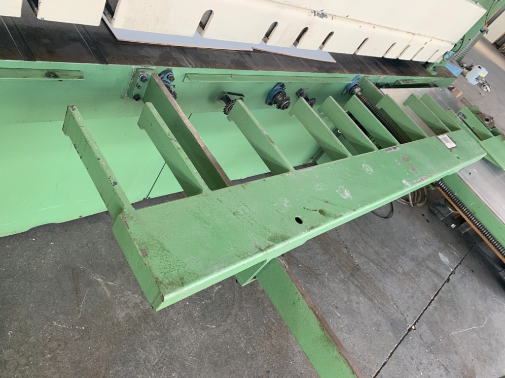 Usato Taglierina oleodinamica ad una lama marca Emme Elle