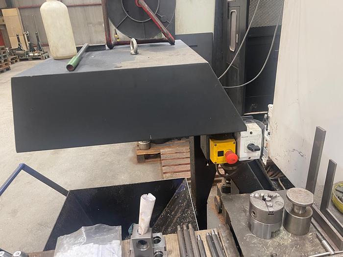 Utilisé 2004 MAZAK VTC 200 B