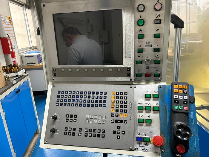 Utilisé 1999 KIHEUNG KNC U 650