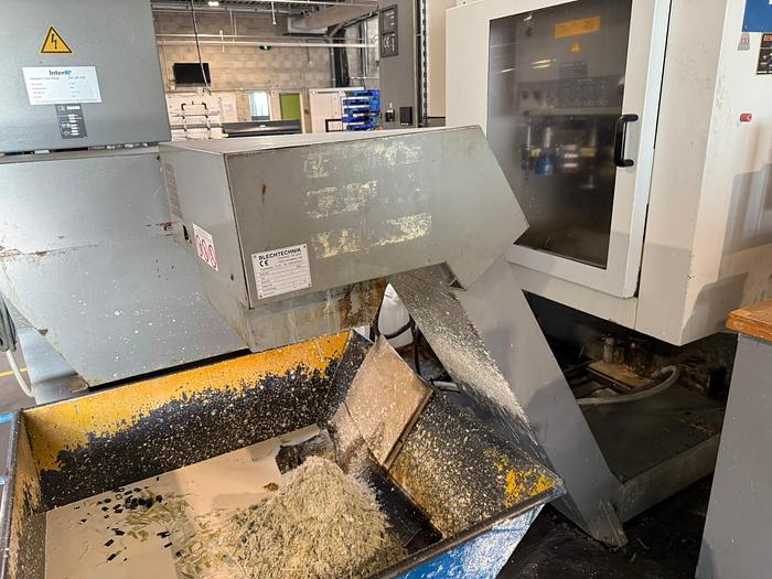 Used 2002 DMG DECKEL-MAHO DMU 70 EVO