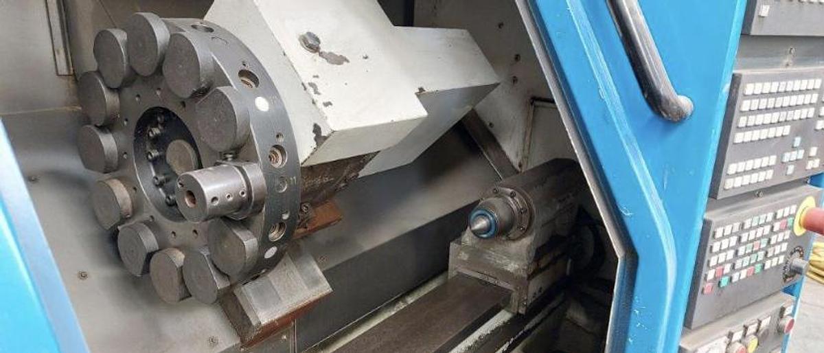 D'occasion 2001 MANURHIN KMX 420