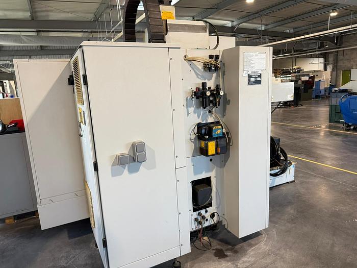 Used 2000 BRIDGEPORT VMC 1000-22