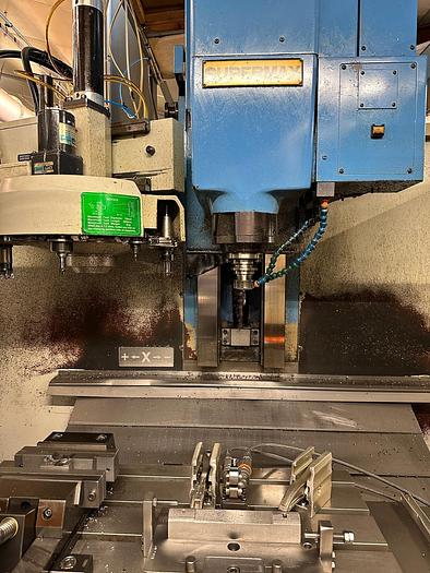 Utilisé 1995 YCM SUPERMAX VMC 65 A