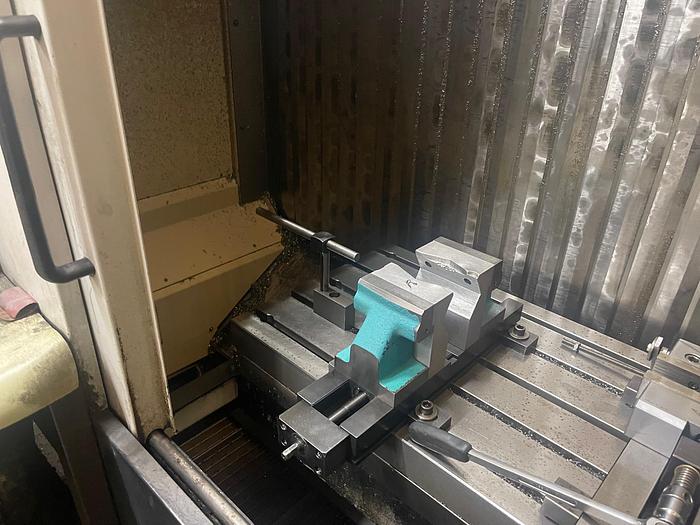 Utilisé 2004 MAZAK VTC 200 B