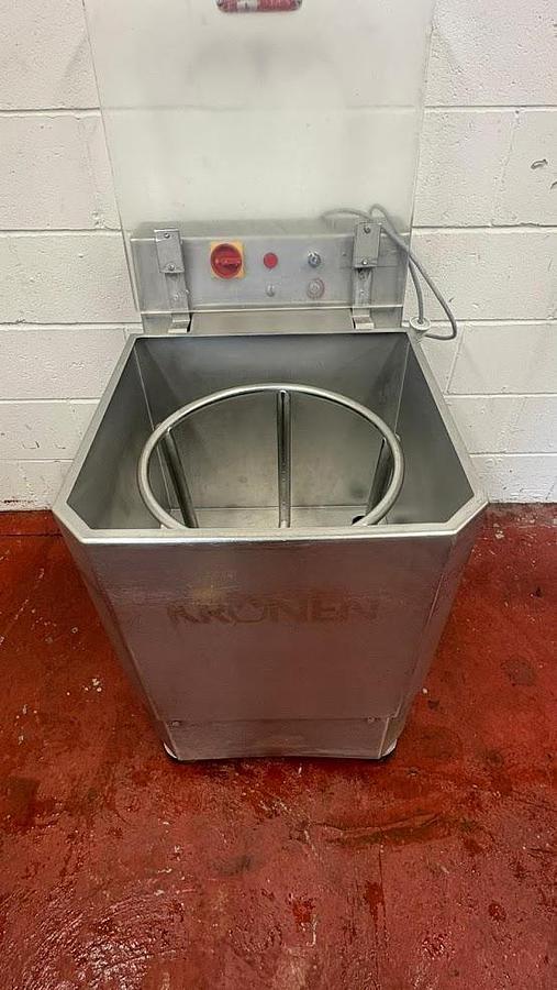 Very good used KRONEN SALAD SPINNER