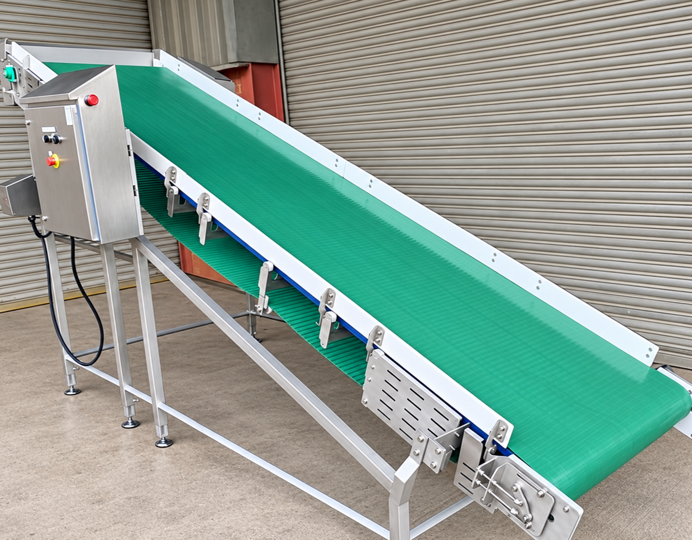 Very good used INCLINED CONVEYOR