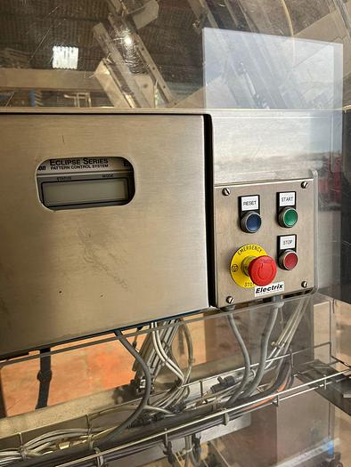 Very good used FREEMANTLE BOX ERRECTOR AND 3 FLAP CLOSER