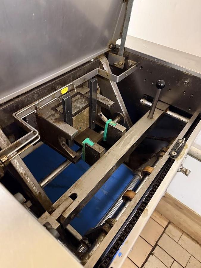 Used WP HATON V300 DOUGH DIVIDER