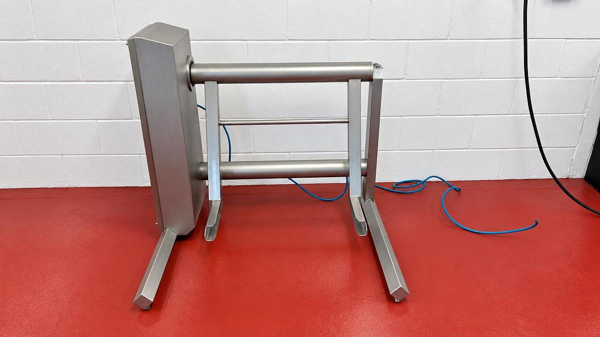 Very good used TOTE BIN WASHER/LIFTER
