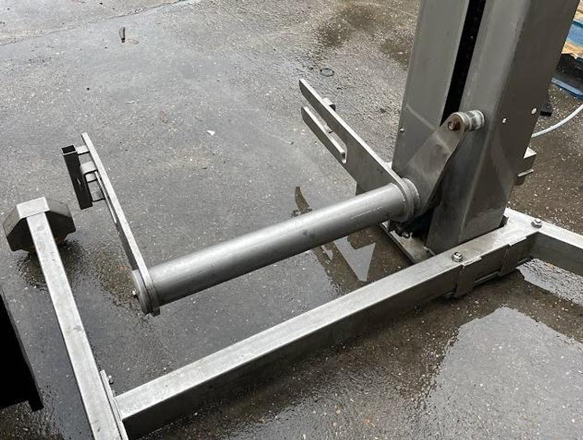 Used MOBILE TOTE BIN HOIST