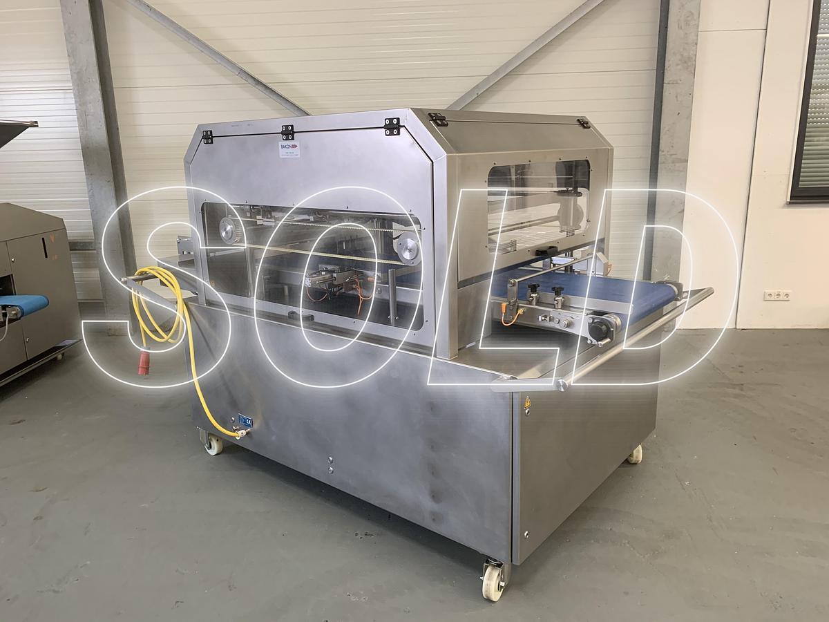 Very good used BAKON CAKE CUTTER