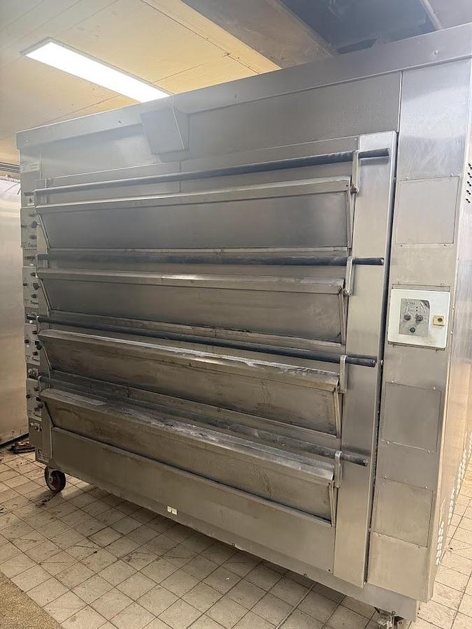 Used TOM CHANDLEY DECK OVEN