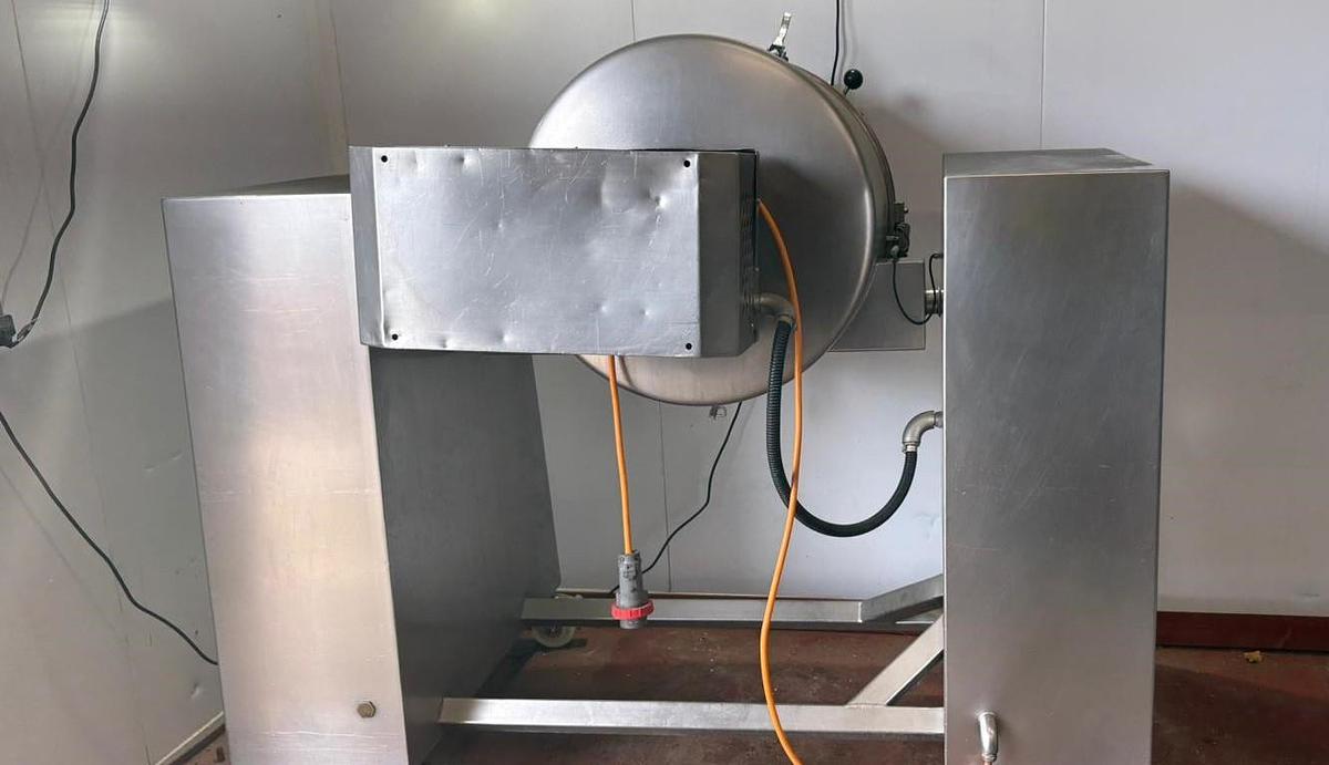 Used GLASS MIXER/TUMBLER MODEL VSM300