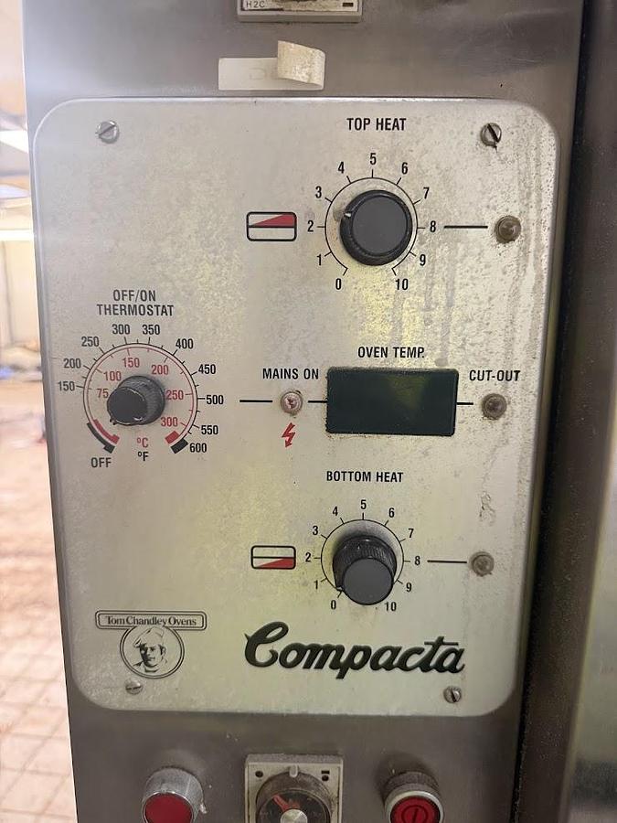 Used TOM CHANDLEY DECK OVEN