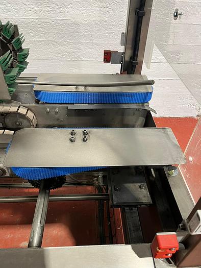 Very good used FREEMANTLE BOX ERRECTOR AND 3 FLAP CLOSER