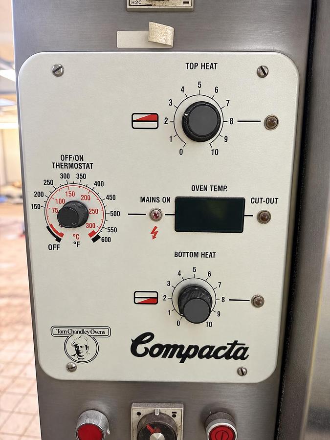 Used TOM CHANDLEY DECK OVEN
