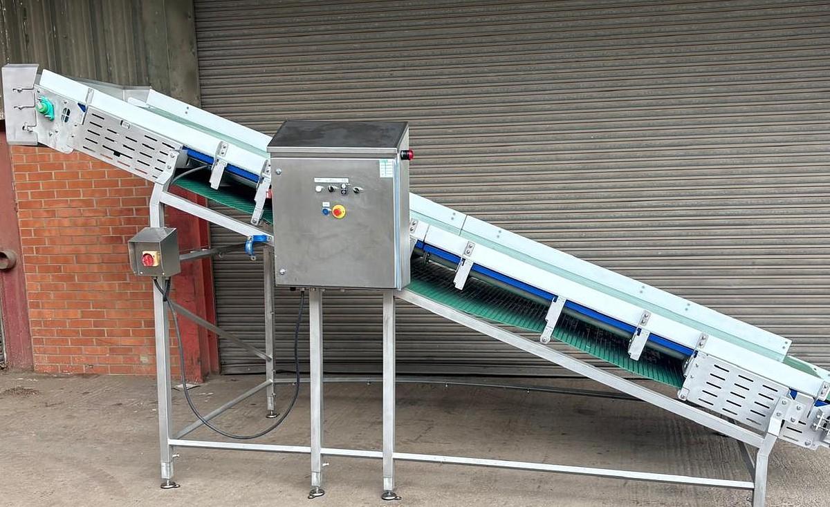 Very good used INCLINED CONVEYOR