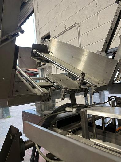 Very good used FREEMANTLE BOX ERRECTOR AND 3 FLAP CLOSER