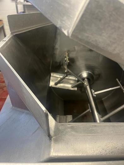 Very good used GERNAL TILTING COOKING KETTLE