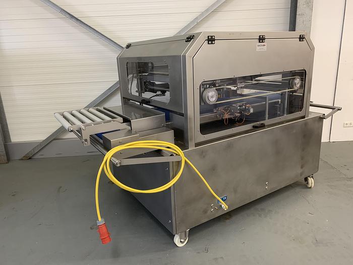 Very good used BAKON CAKE CUTTER