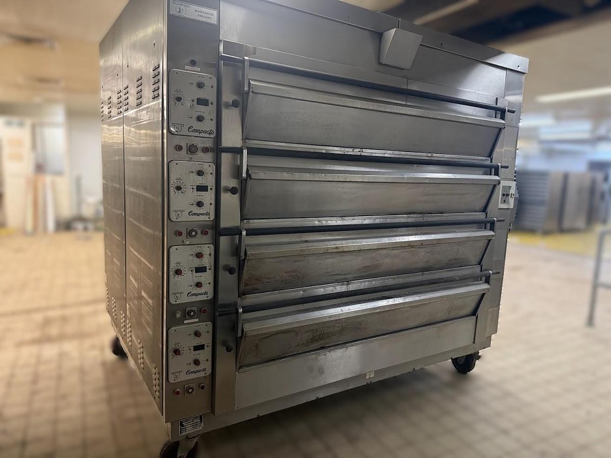 Used TOM CHANDLEY DECK OVEN