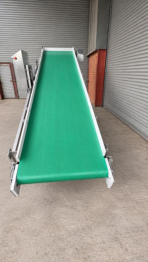 Very good used INCLINED CONVEYOR