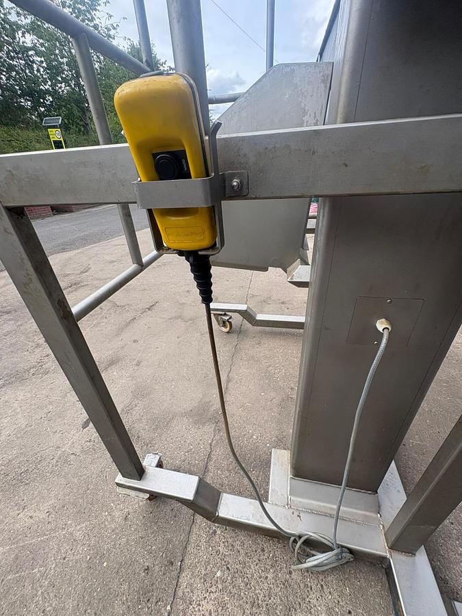 Very good used SYSPAL BOX TIPPER