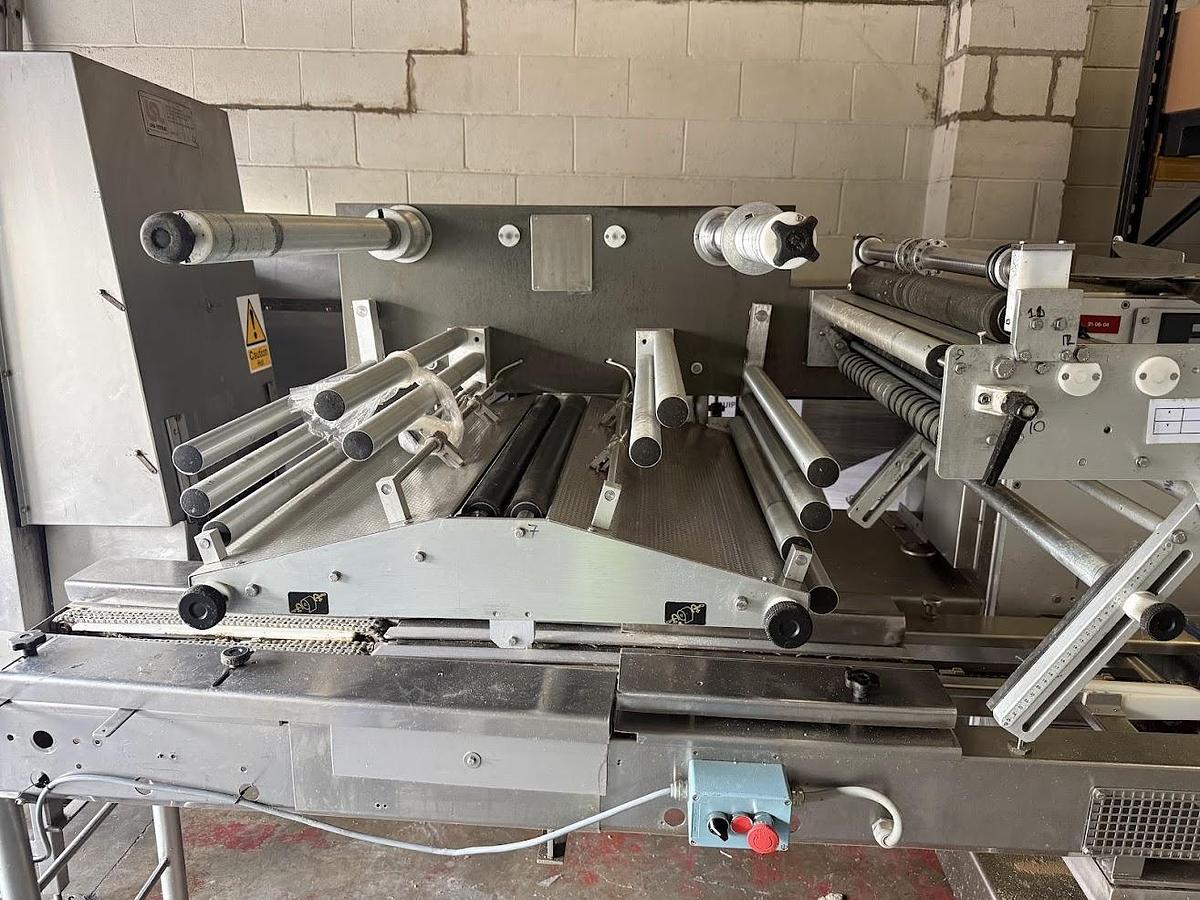 Very good used ILAPAK CARRERA 2000 PC FLOW WRAPPER