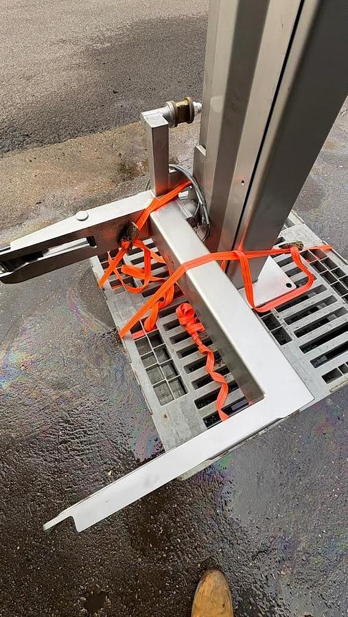 Very good used TOTE BIN HOIST