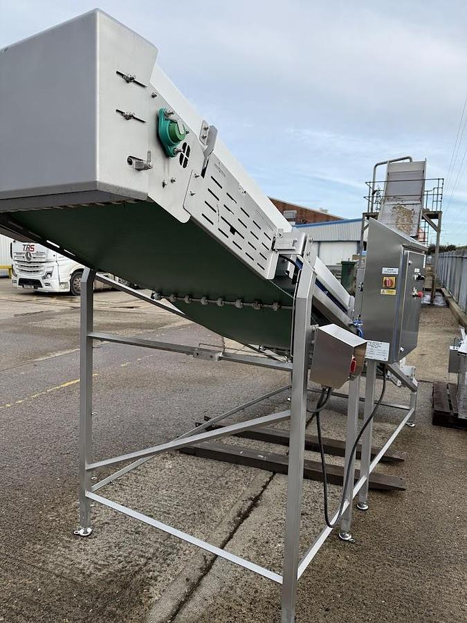 As new INCLINED CONVEYOR