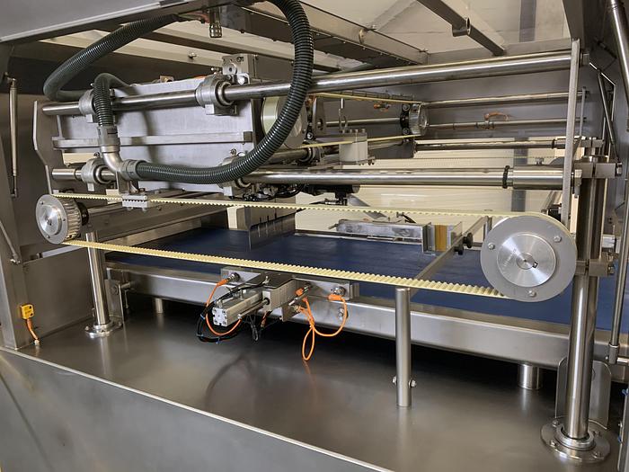 Very good used BAKON CAKE CUTTER