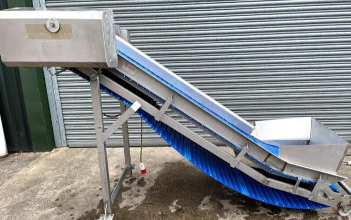 Used INCLINED CONVEYOR BELT – 2450MM X 600MM