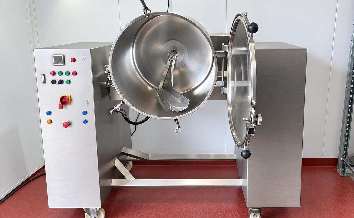 Used GLASS MIXER/TUMBLER MODEL VSM300
