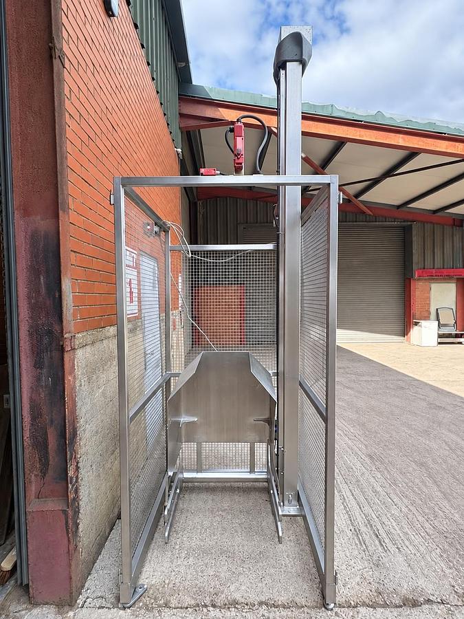 Very good used TOTE BIN HOIST