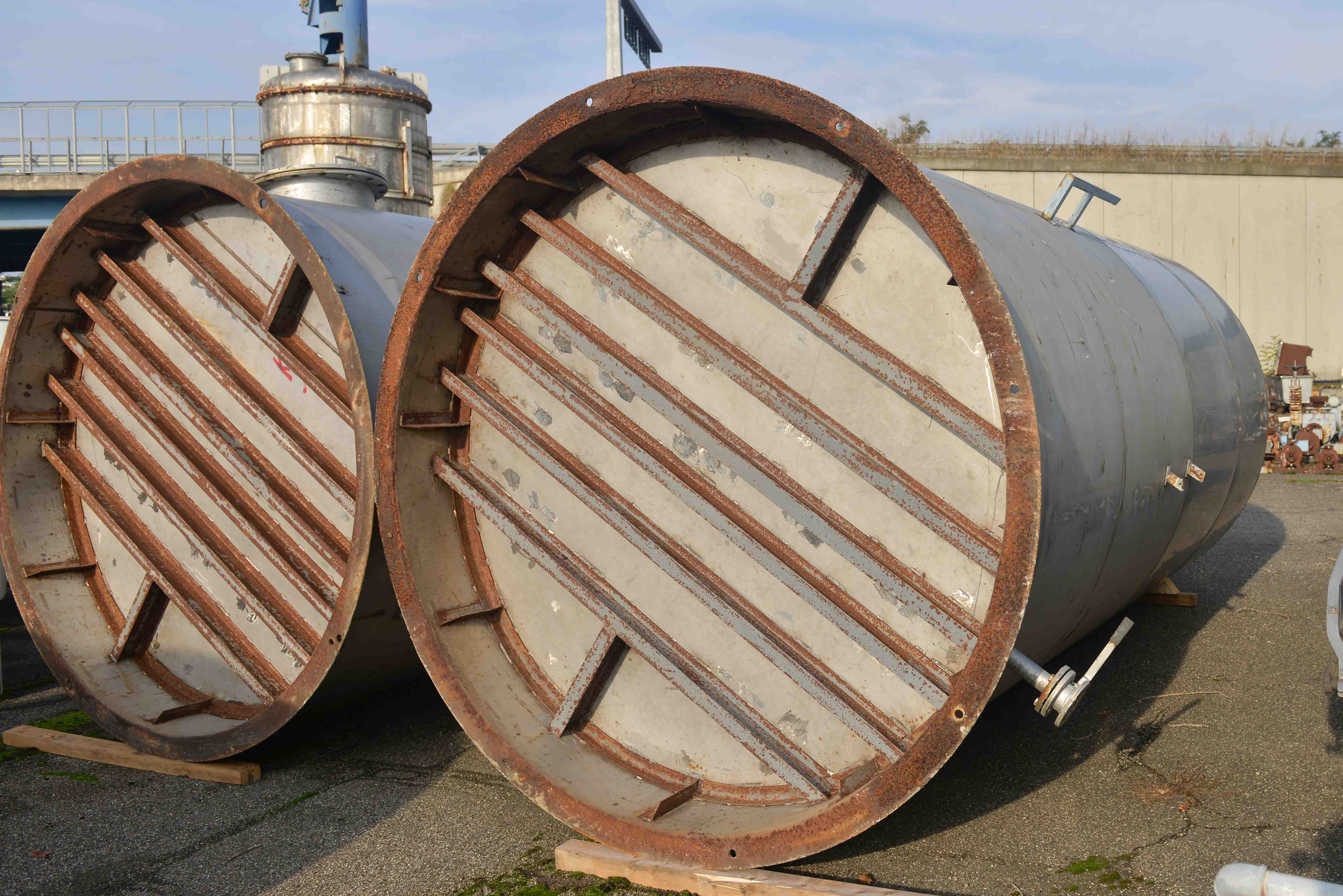 Usato Serbatoio verticale da 18 m3 in acciaio inox, fondo piano